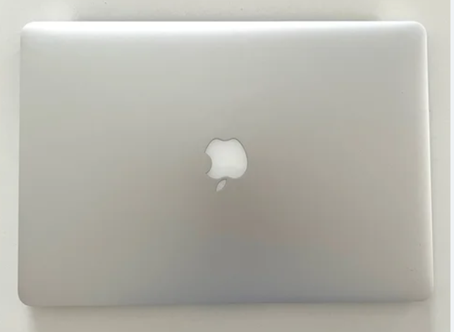 MacBook Pro 15" Retina Display / i7-4870HQ / 16 GB / 512 GB / Radeon R9 M370X - 2 GB