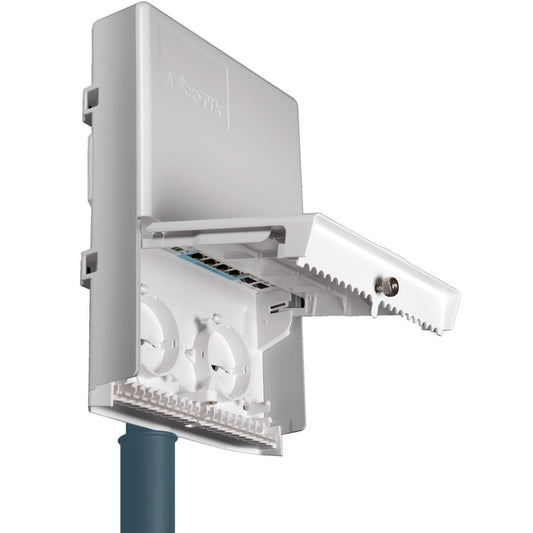 MikroTik CSS610-1GI-7R-2S+OUT