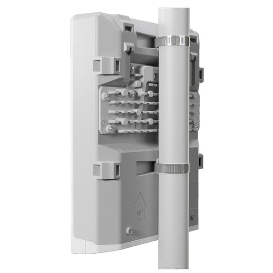 MikroTik CSS610-1GI-7R-2S+OUT